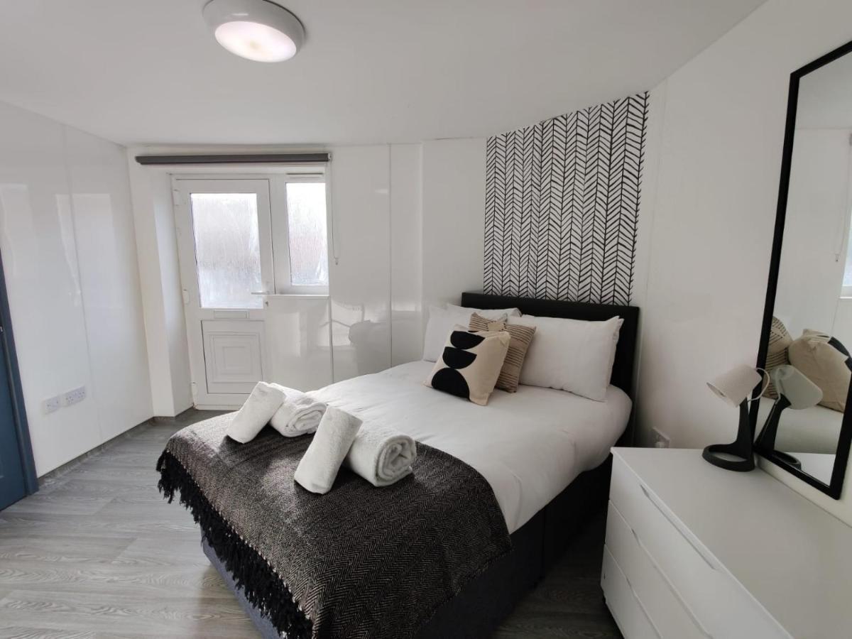 Double Ensuite Rooms สวอนซี ภายนอก รูปภาพ
