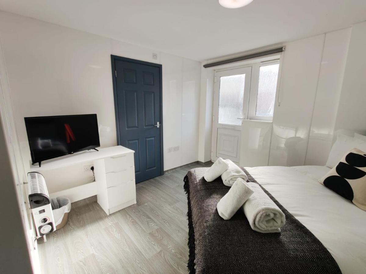 Double Ensuite Rooms สวอนซี ภายนอก รูปภาพ
