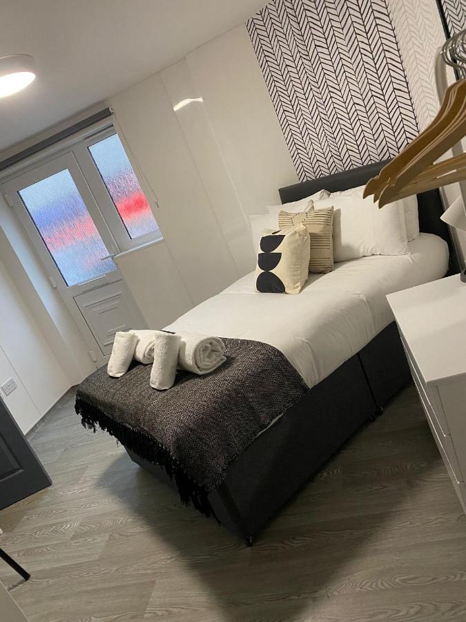 Double Ensuite Rooms สวอนซี ภายนอก รูปภาพ